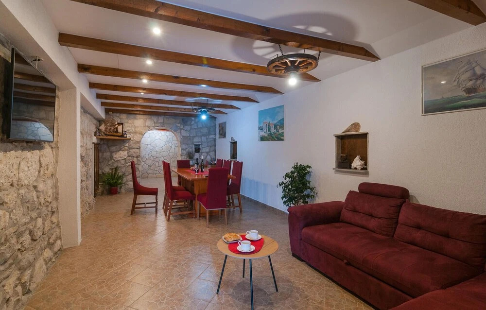 Nice Home in Ostrvica With Wifi and 5 Bedrooms