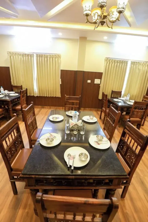 Hotel Veda Resort