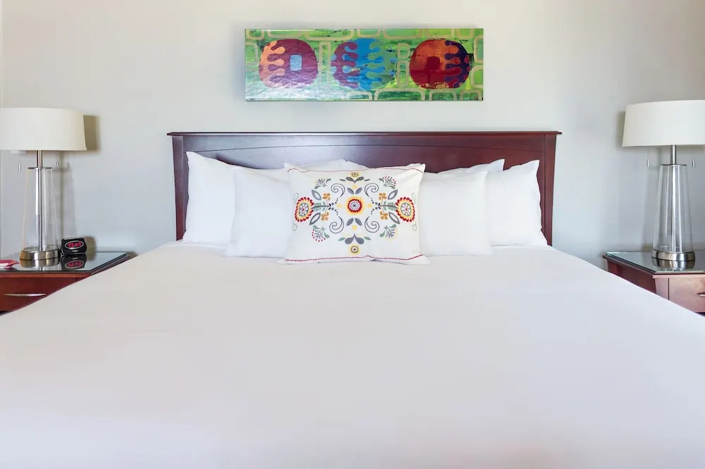 Whale Cove Inn