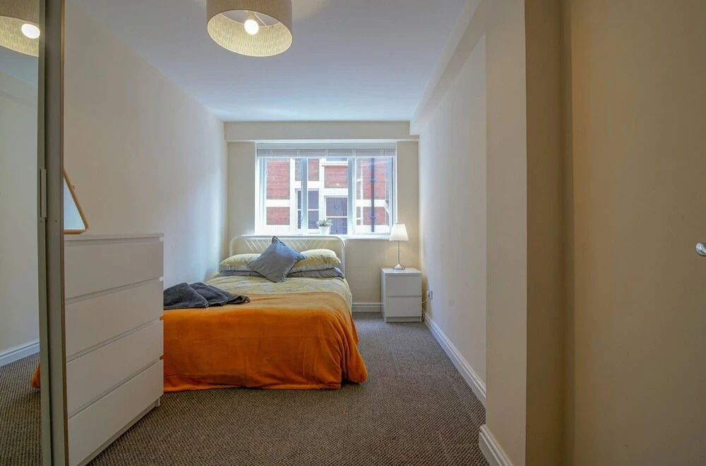 Gorgeous and Modern, Central Manchester apt for 6
