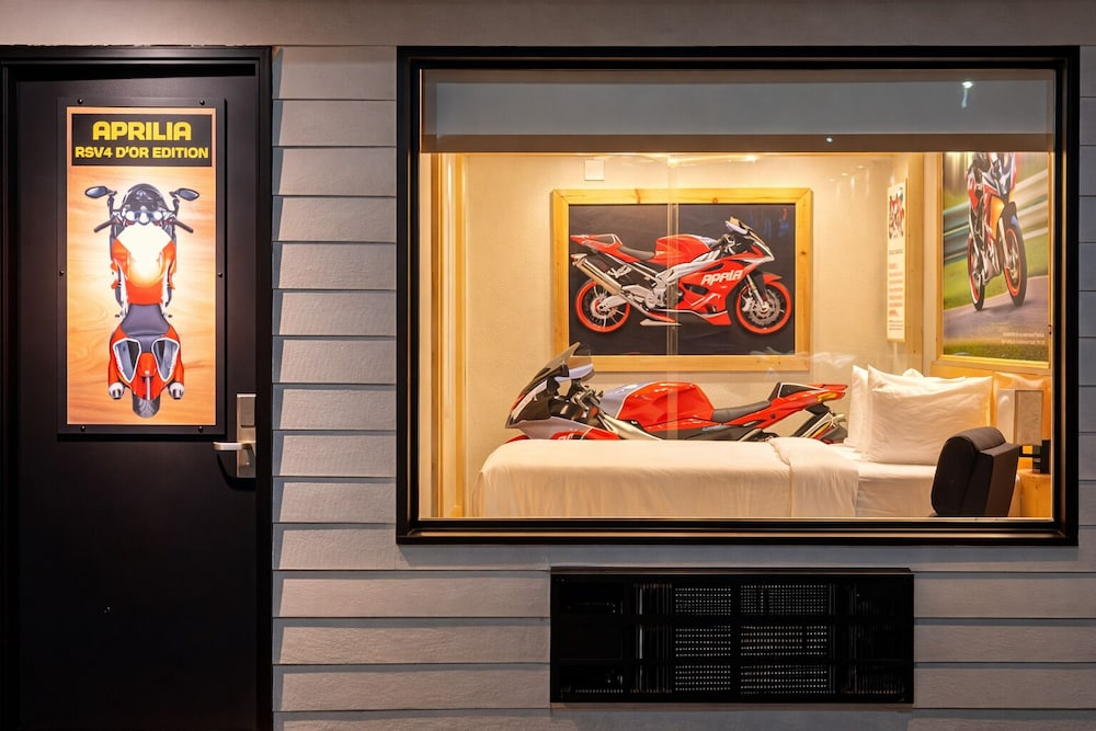 Motorcycle Inn
