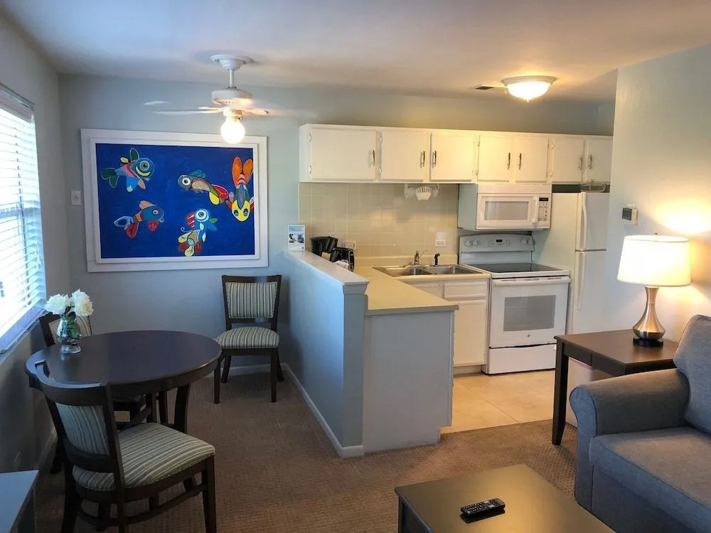 Marco Island Lakeside Inn