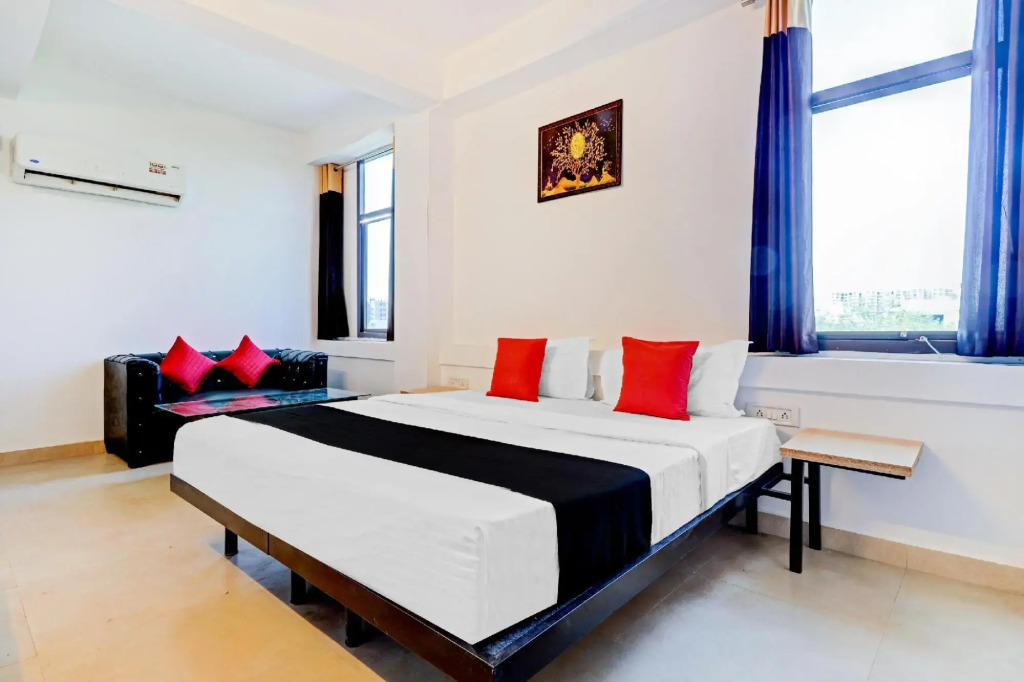 Via Vasundhara Grand