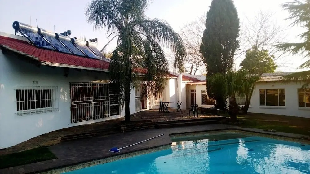 Fourways Backpackers Lodge