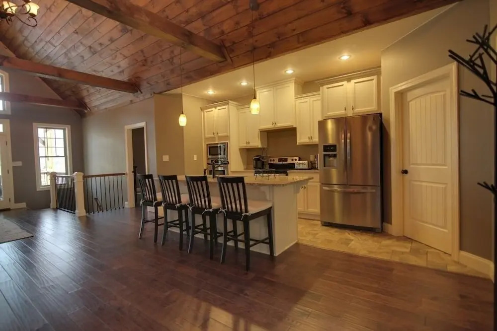 Lakefront Privacy On A Large Wooded Lake Lure, Lakefront 4 Bedroom Home