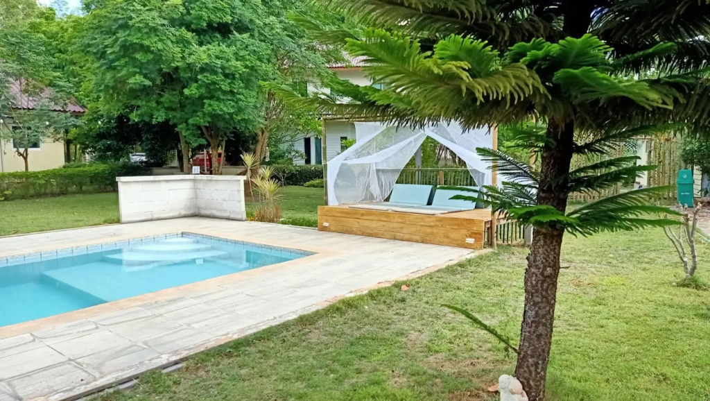 Les Collines Resort