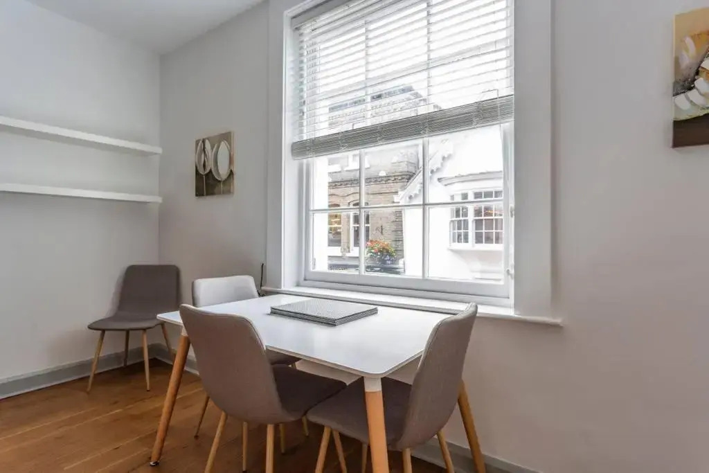 Spacious Central Chic Apartment - Simply Check In