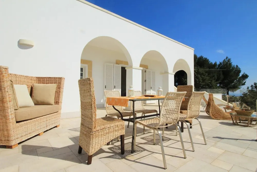 Villa Perla Bianca by LoveSud