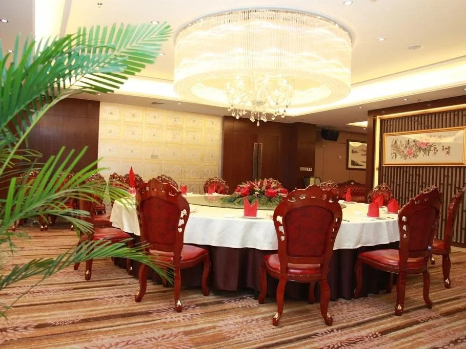 Zhongyi Hotel (Guangzhou Wanda Plaza Lejia Road Metro Station Branch)