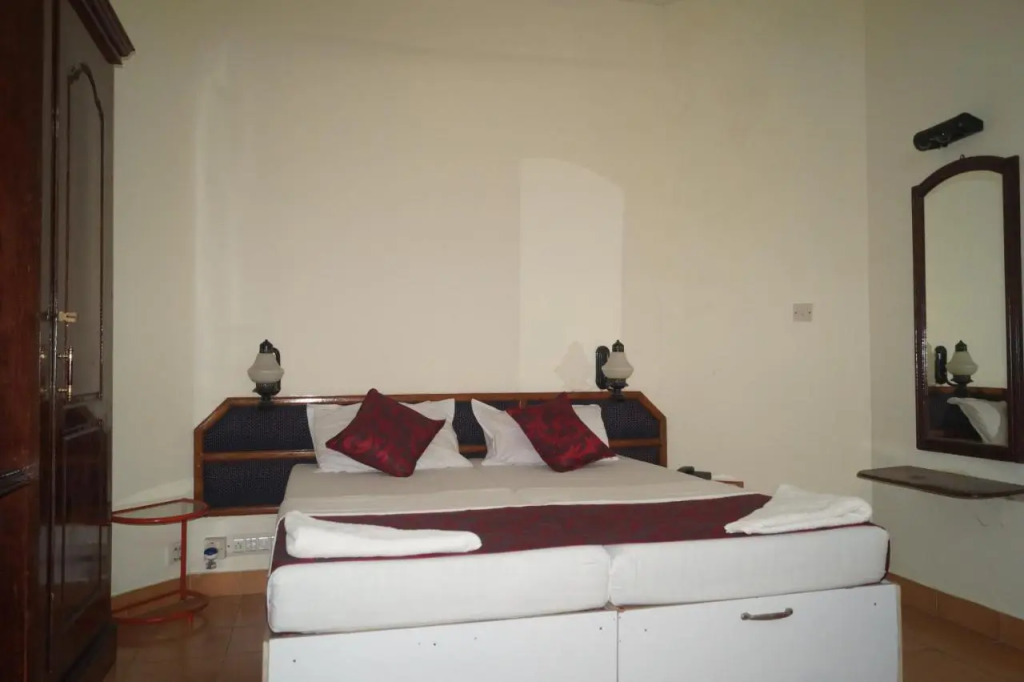 Hotel Thushara