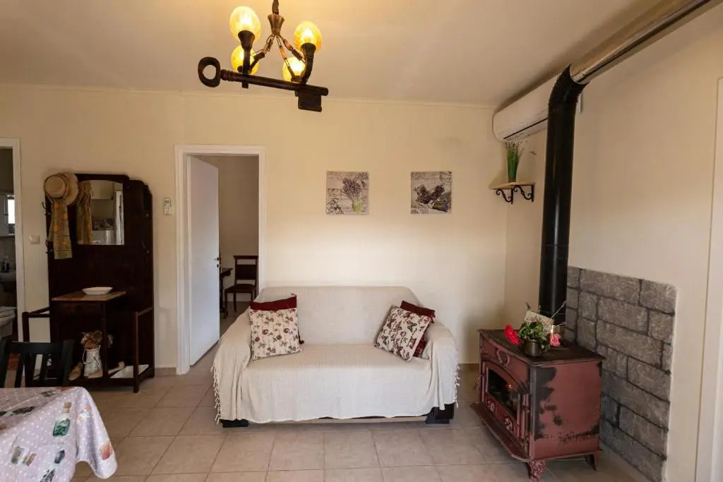 Adonino Residence-The House of Pomegranates