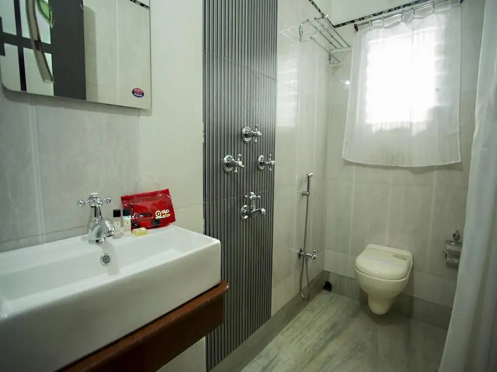 OYO 1758 Hotel Balaji Inn