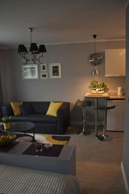 Studio 12