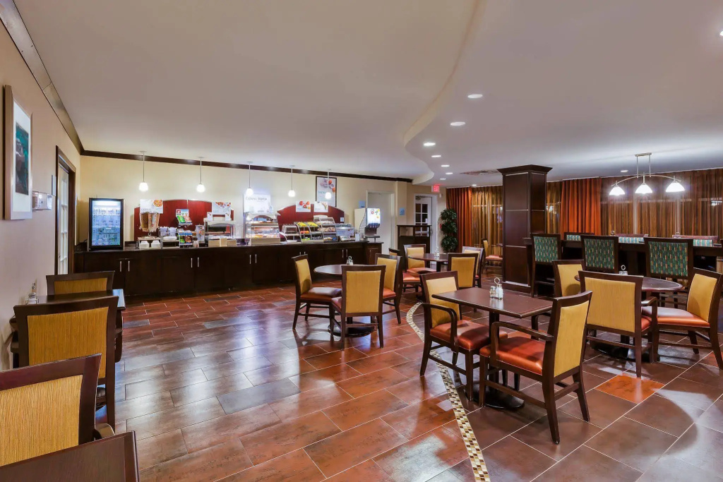 Holiday Inn Express and Suites Alpine by IHG
