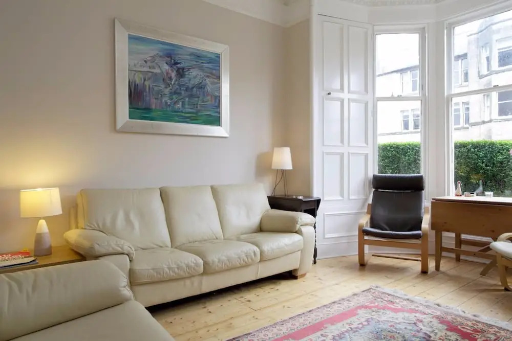 2 Bedroom Stockbridge Apartment