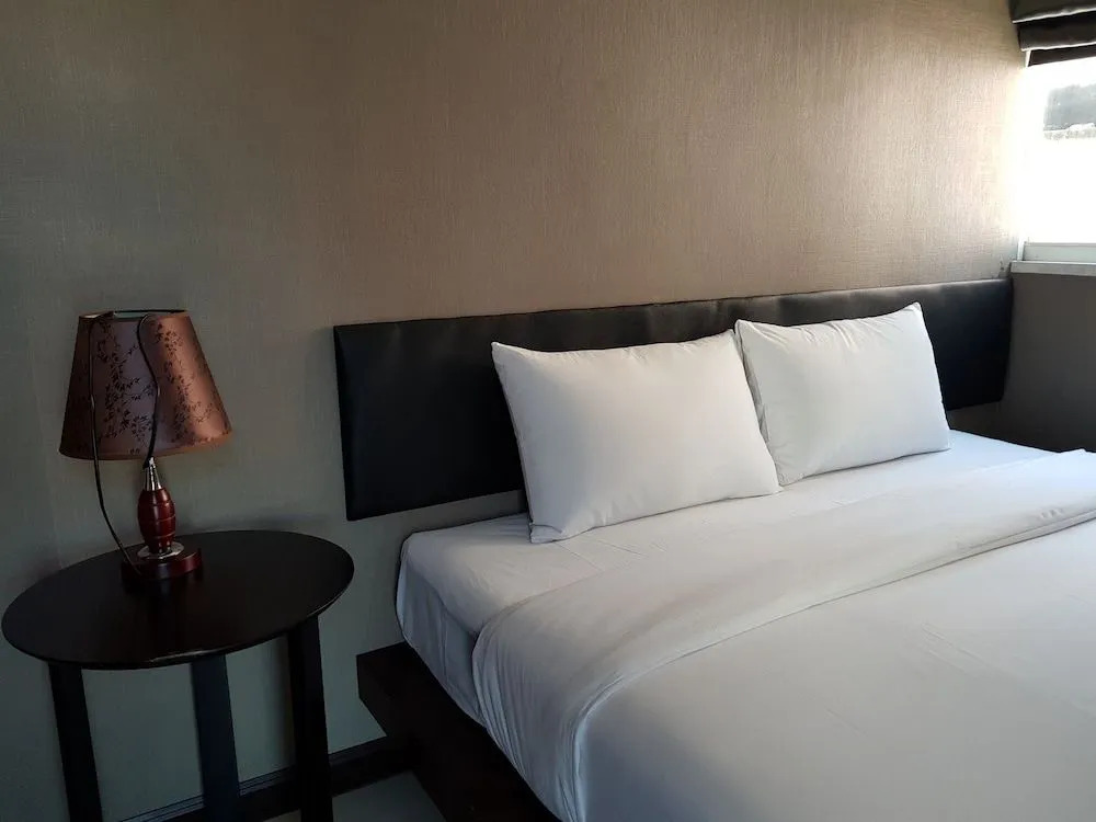 Escape inn