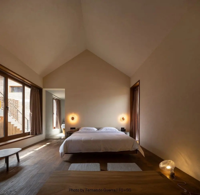 Sansa Village Boutique Hotel at Mutianyu Great Wall Adjoin to Mutianyu Great Wall - Room with the View of Great Wall - Chinese massage experience - Vehicle Shuttle Service - International Catering - SPA& Nail Beauty Facilities
