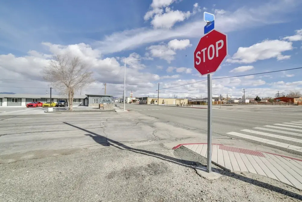 Updated Hawthorne Apartment, 12 Mi to Walker Lake!