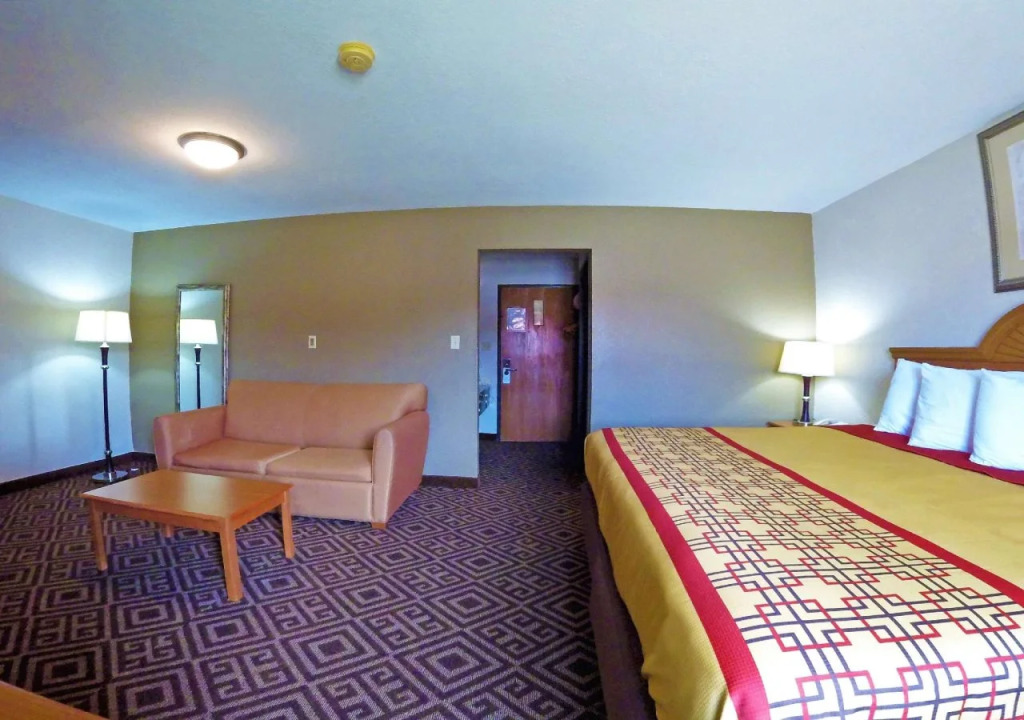 Travel Inn and Suites- Sikeston Miner I-55 exit-67