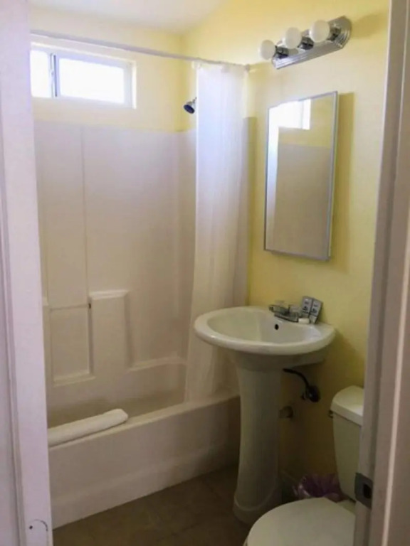 Europa Inn & Suites