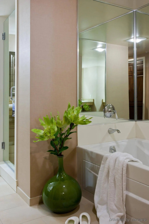 Crowne Plaza Louisville Airport Expo Ctr by IHG