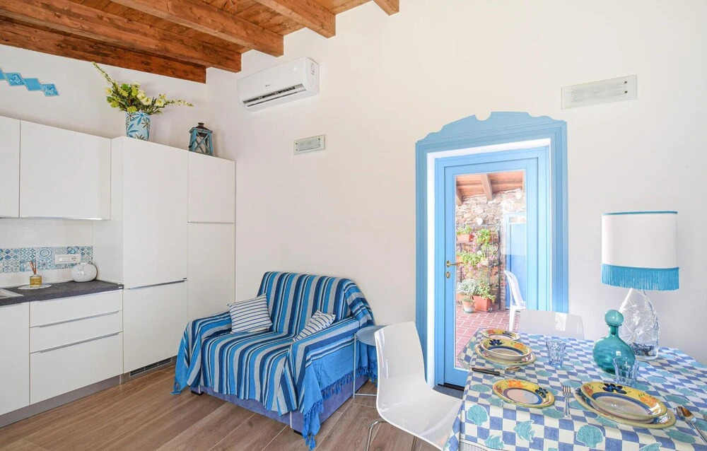1 Bedroom Beautiful Home In Siniscola