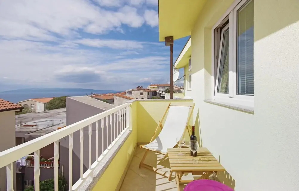 Amazing Home in Makarska With Wifi and 3 Bedrooms