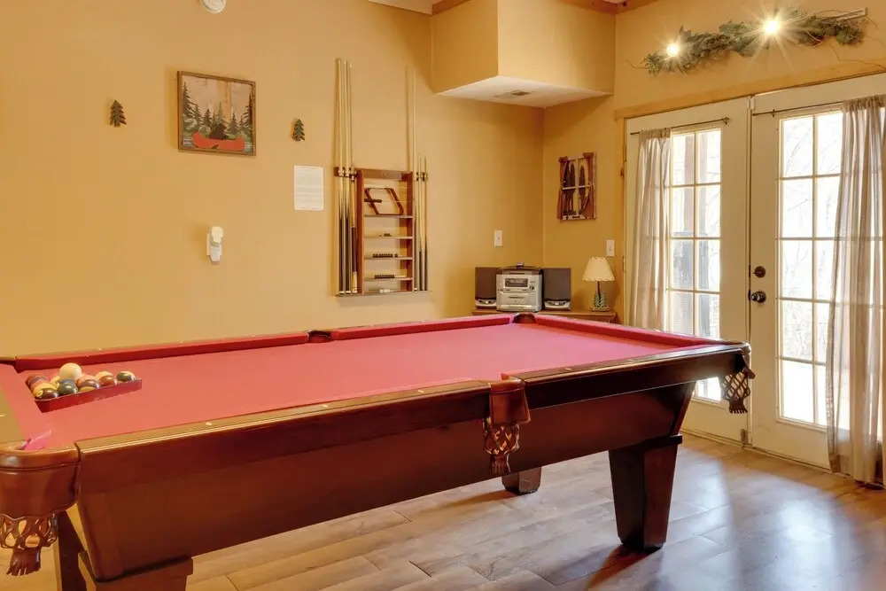 Private Hot Tub & Game Room: Mountain Retreat!