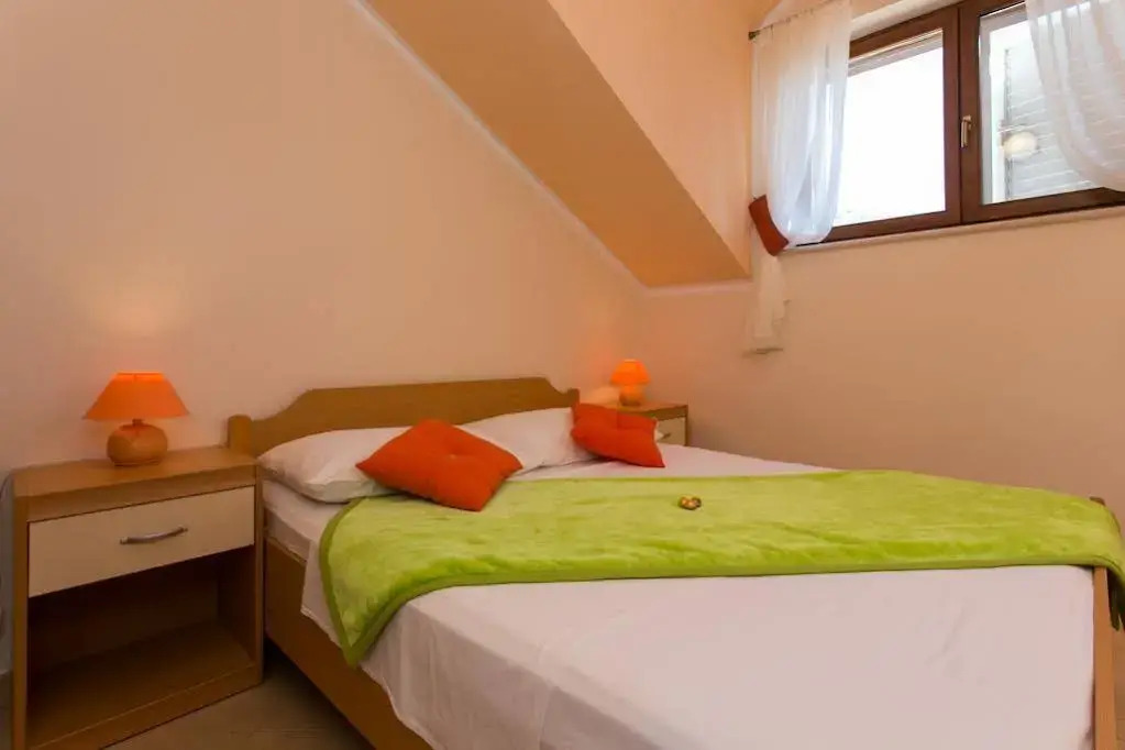 Apartments Moretić