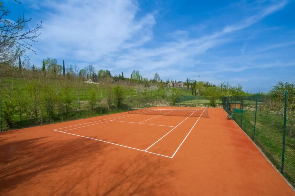 Independent Villa up to 18 Guests Pool Tennis Fitness and Wellness Area -villa Giuncheto