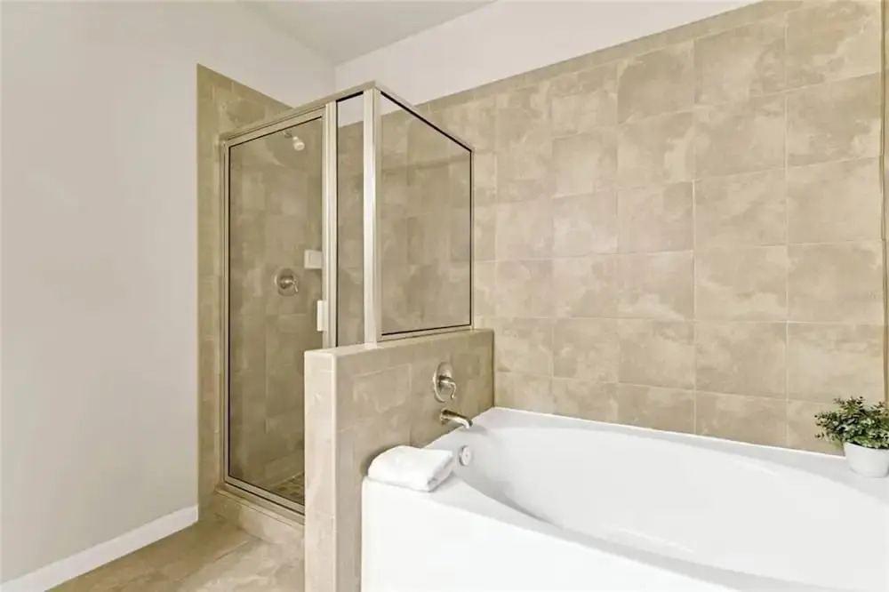 Bright 3BR Resort Condo Near Disney + Pools