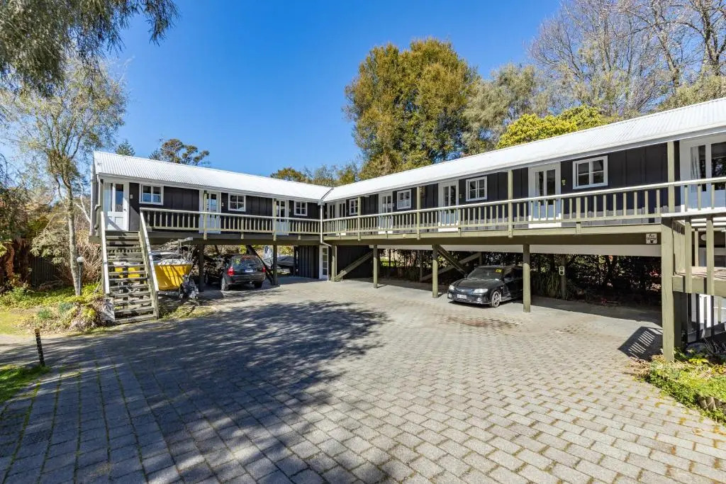 Sportmans Lodge