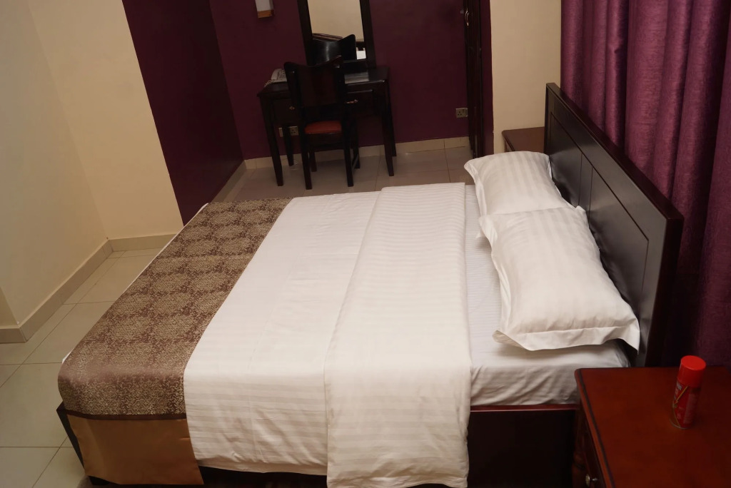 Diamonds Hotel