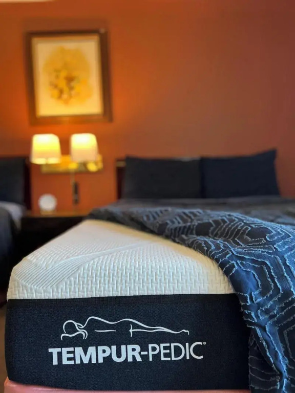 Monashee Motel