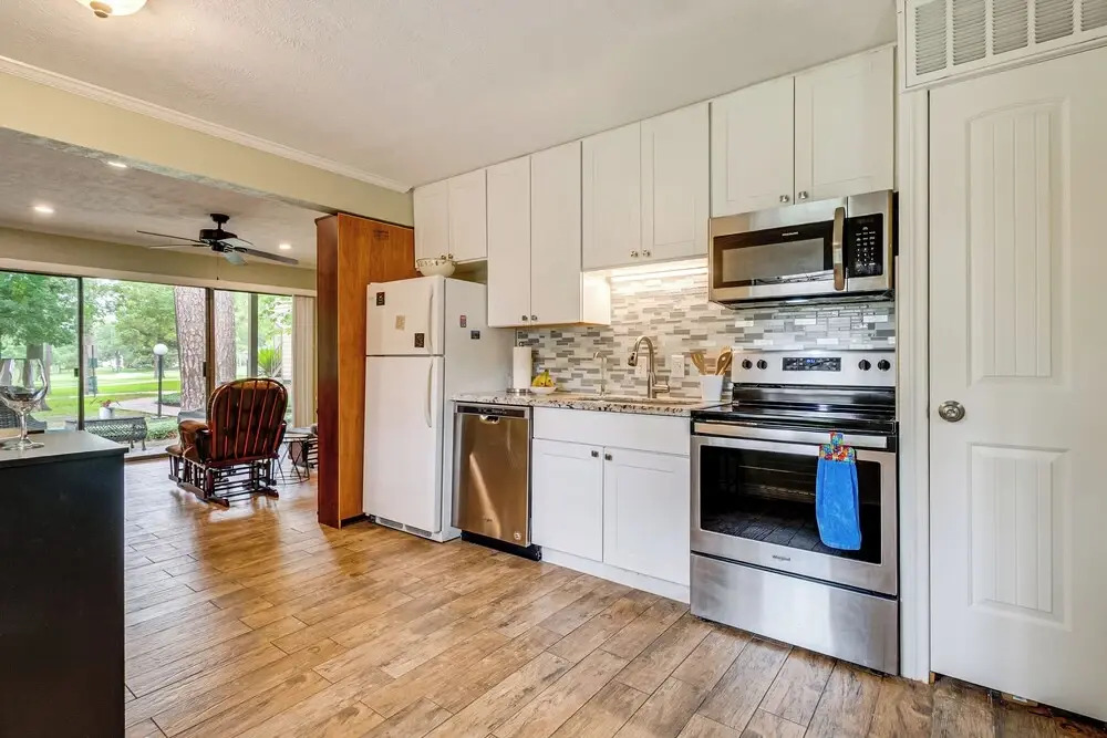 Walk to Lake Conroe - Condo w/ Community Perks!