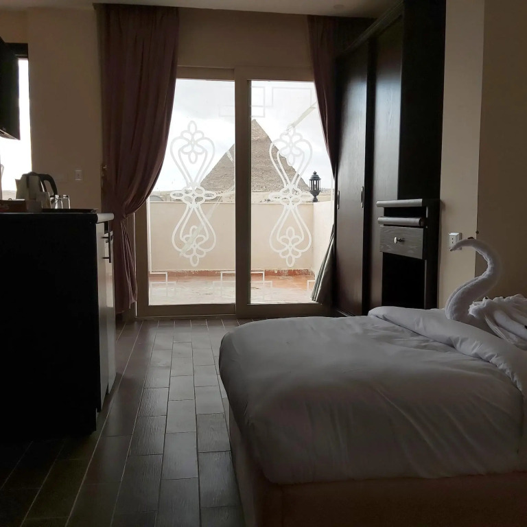 Golden Pyramids Inn