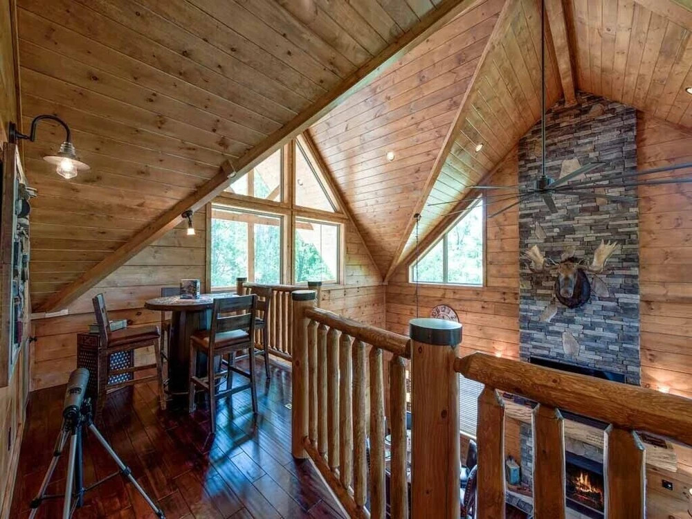 Bear Elegance - Three Bedroom Cabin