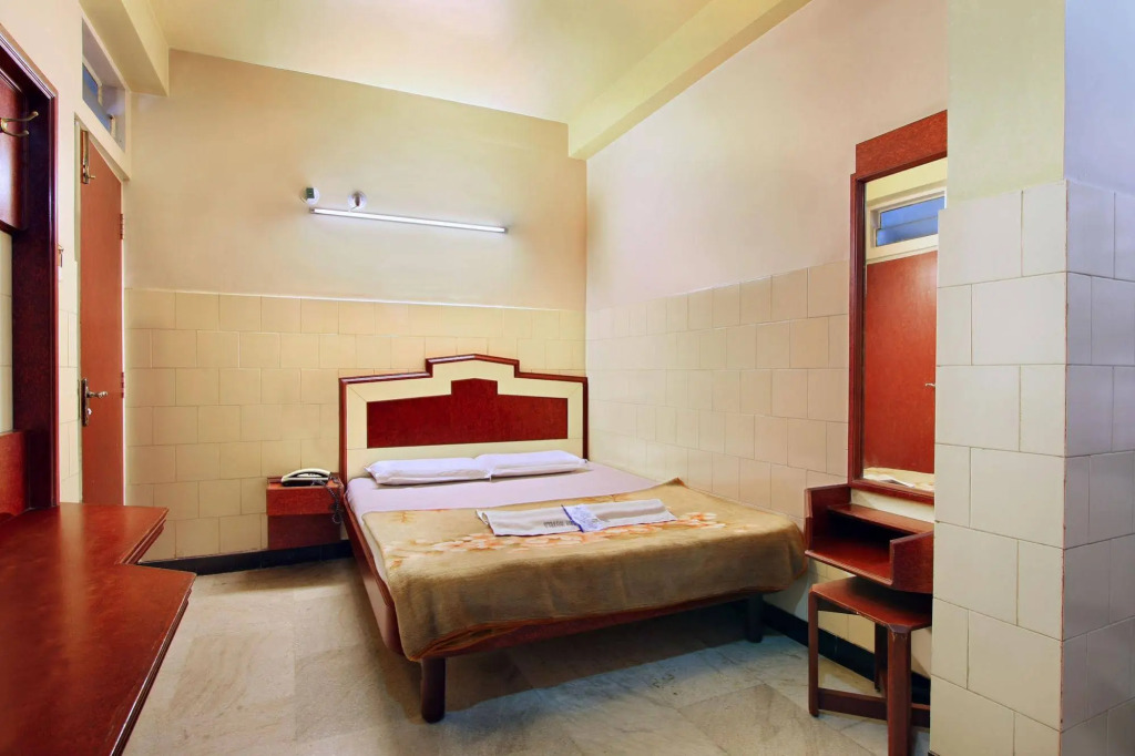 Mannars Yatri Nivas Hotel