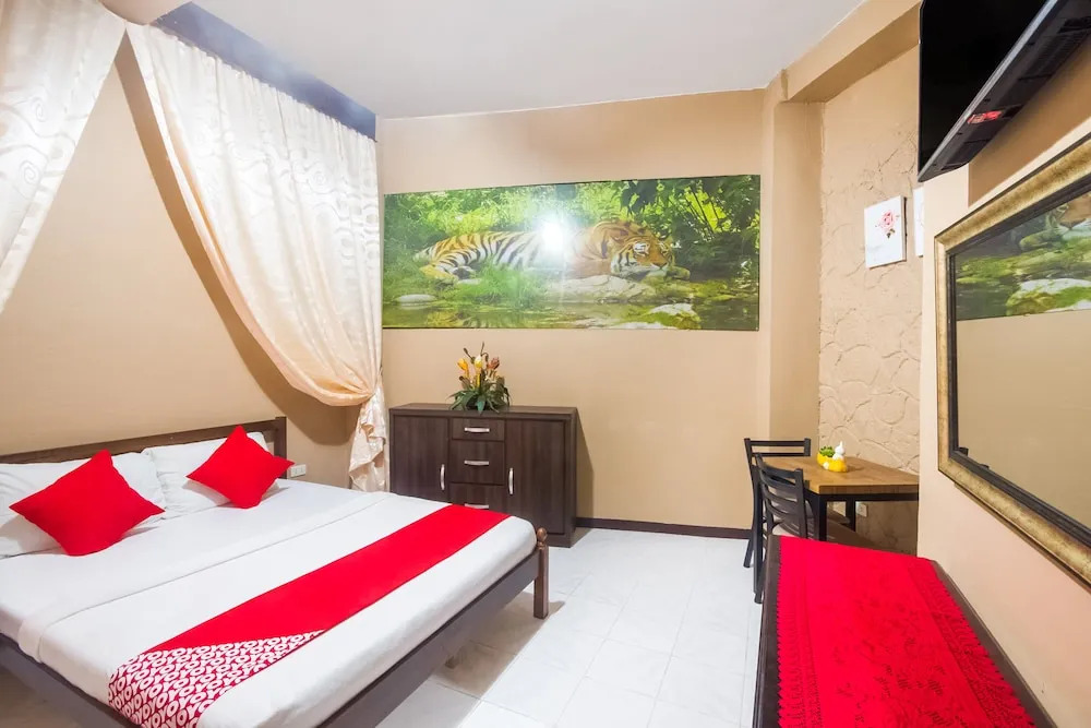 J & H Apartments by OYO Rooms