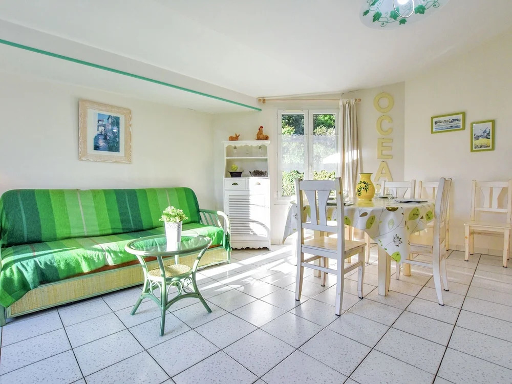 Modern Holiday Home in Sainte-Marie-de-Re near Sea