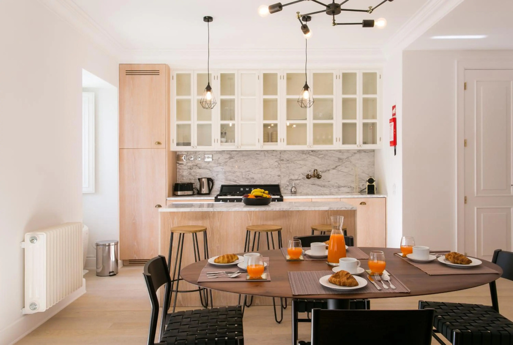 JOIVY Stunning 2BR Apt w/garden, by the Avenida subway & Botanical Garden of Lisbon