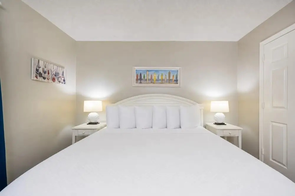 Tradewinds 706 2 Bedroom Condo