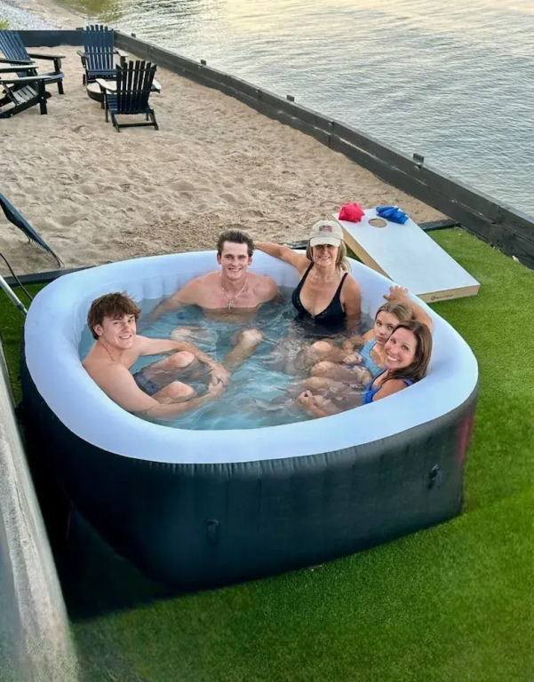 Waterfront Retreat on West Bay w Hot Tub, Games & More! 7345