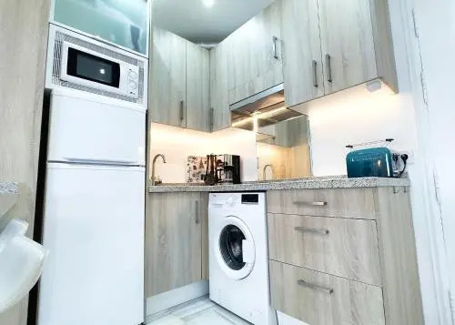 Lovely 1 Bed Apartment with Wi-Fi + Sea Views in Skol Marbella