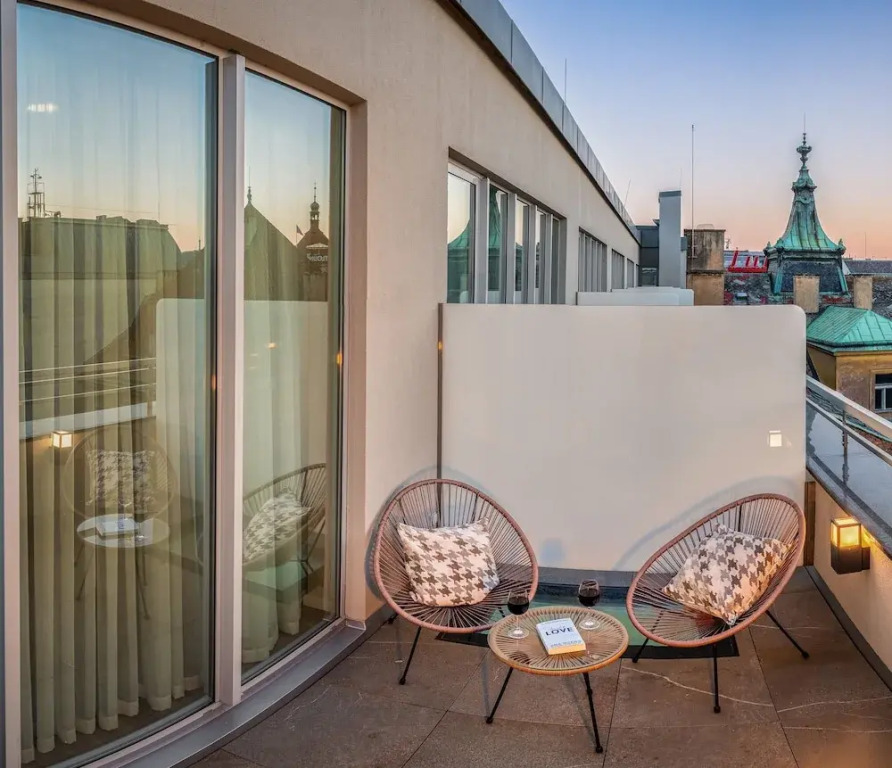 VN17 Rooftop Suites by Adrez
