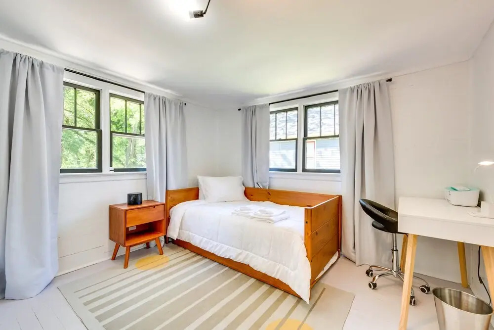 Updated Atlanta Getaway w/ Yard ~ 5 Mi to Downtown
