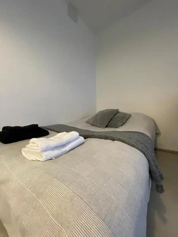 Arctic Penthouse Studio with FREE parking and high-speed Wi-Fi