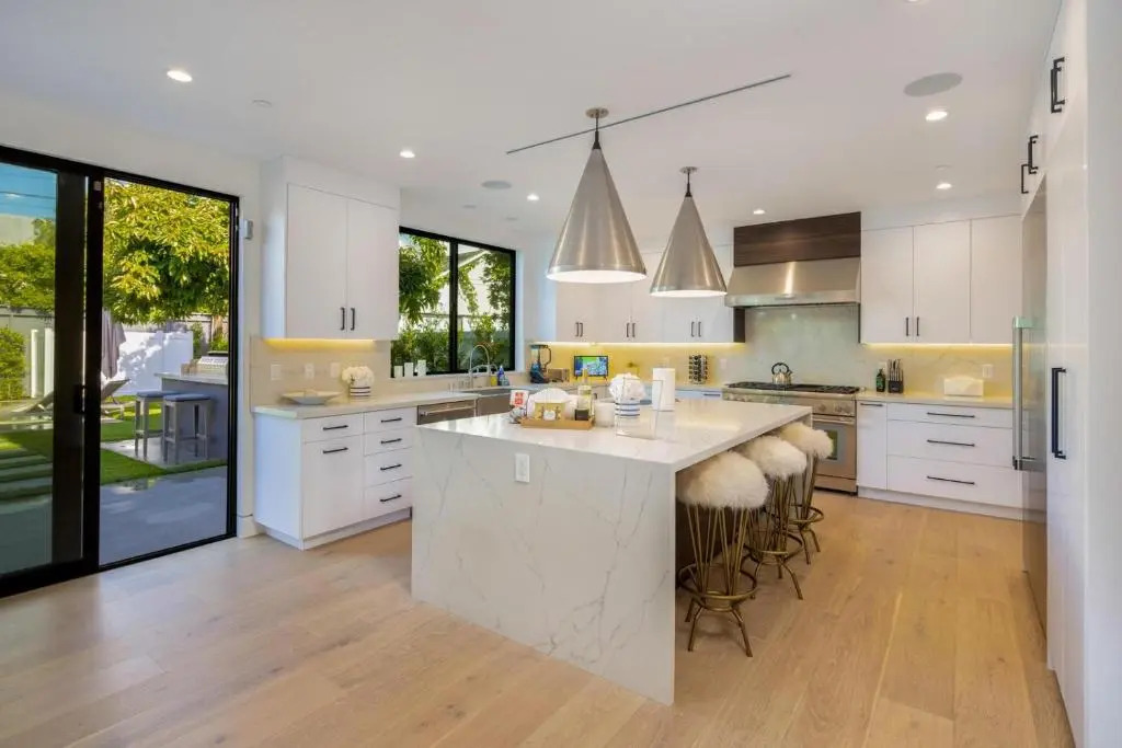 Curson Modern