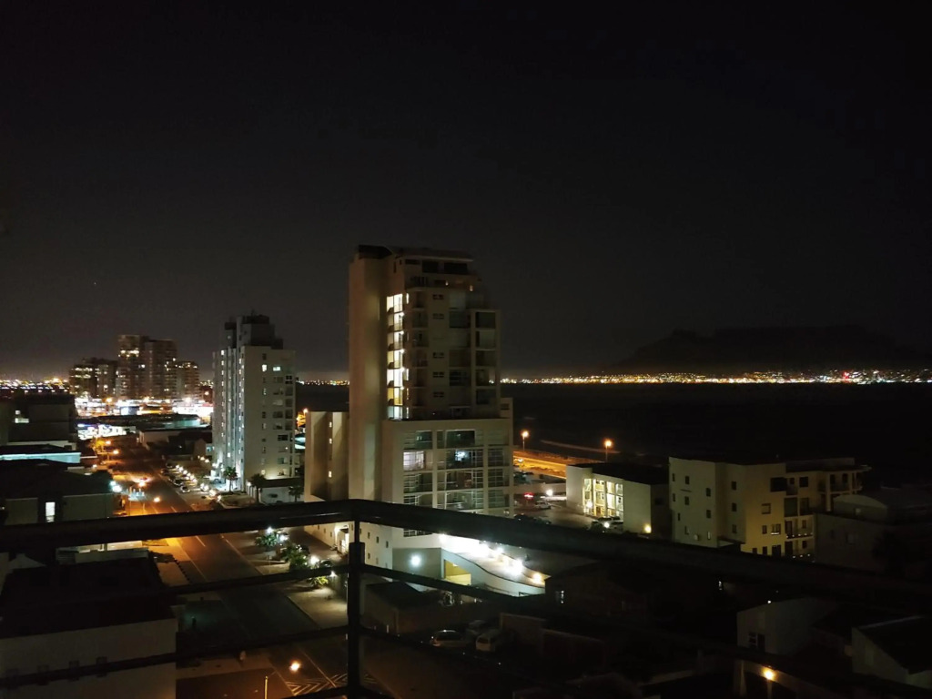 Oceanview Apartment -- Stunning view of Table Mountain & Atlantic Ocean