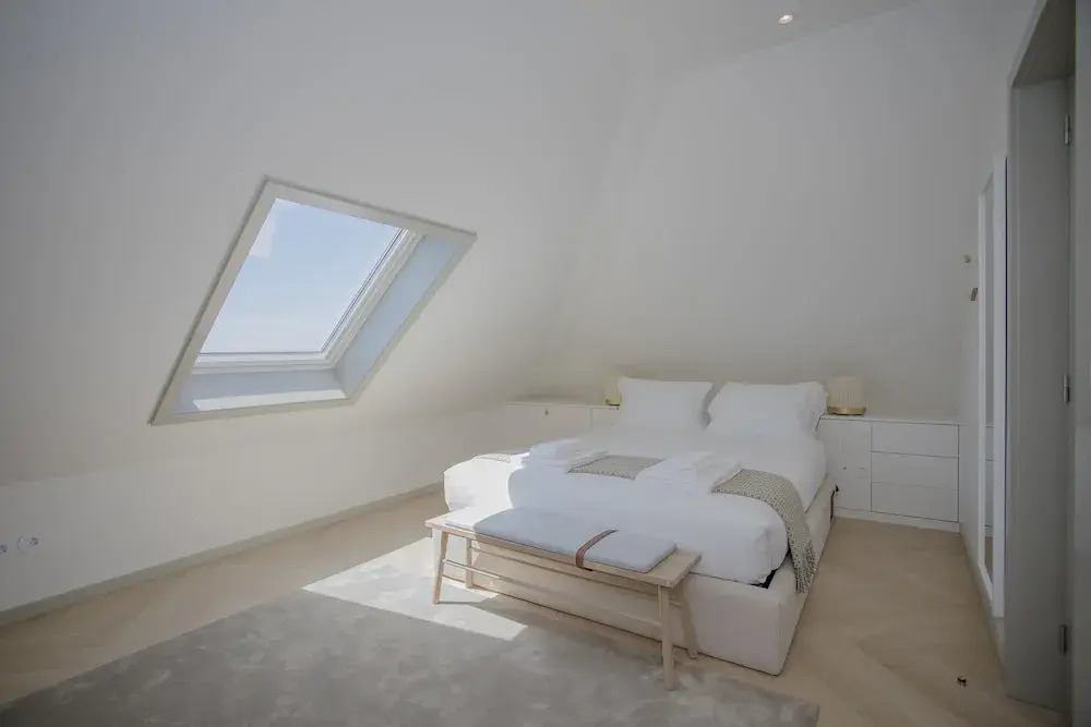 Liiiving - Luxury Beachfront Apartment V